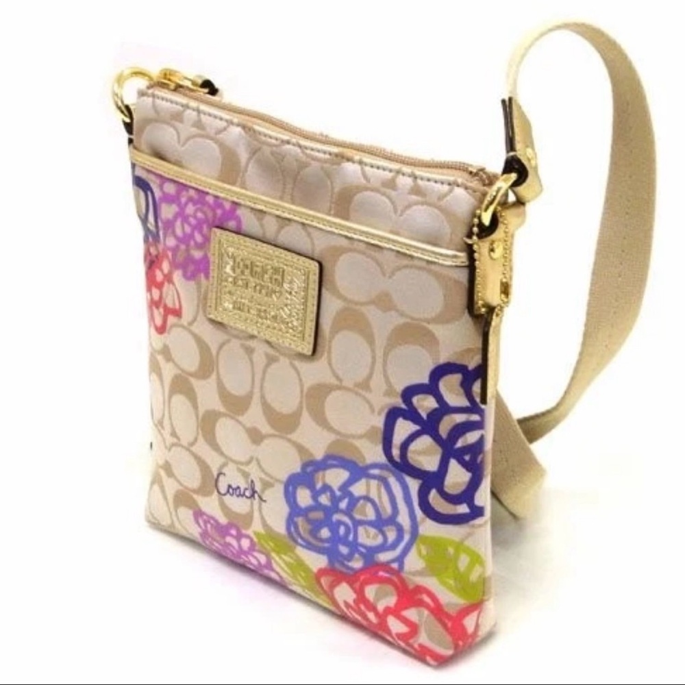 Coach Daisy Poppy Signature Floral Appliqué Swing Pack - Picture 2 of 4